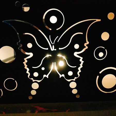 Отель The Butterfly Синджорджу-де-Муреш Экстерьер фото