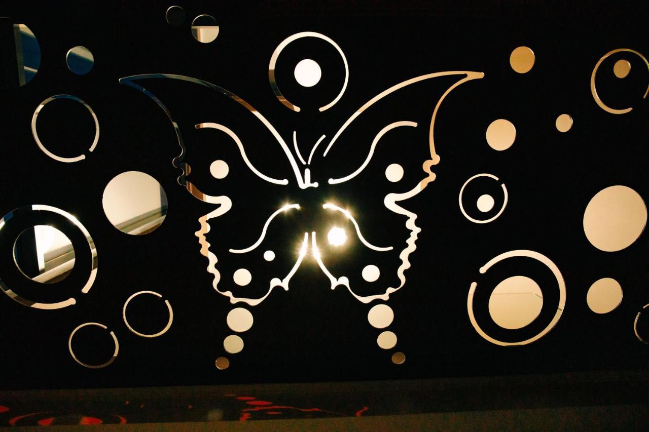 Отель The Butterfly Синджорджу-де-Муреш Экстерьер фото